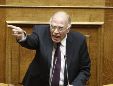 Η κυβέρνηση, με τις τροπολογίες τις τελευταίας στιγμής, δεν σέβεται τον κανονισμό της Βουλής